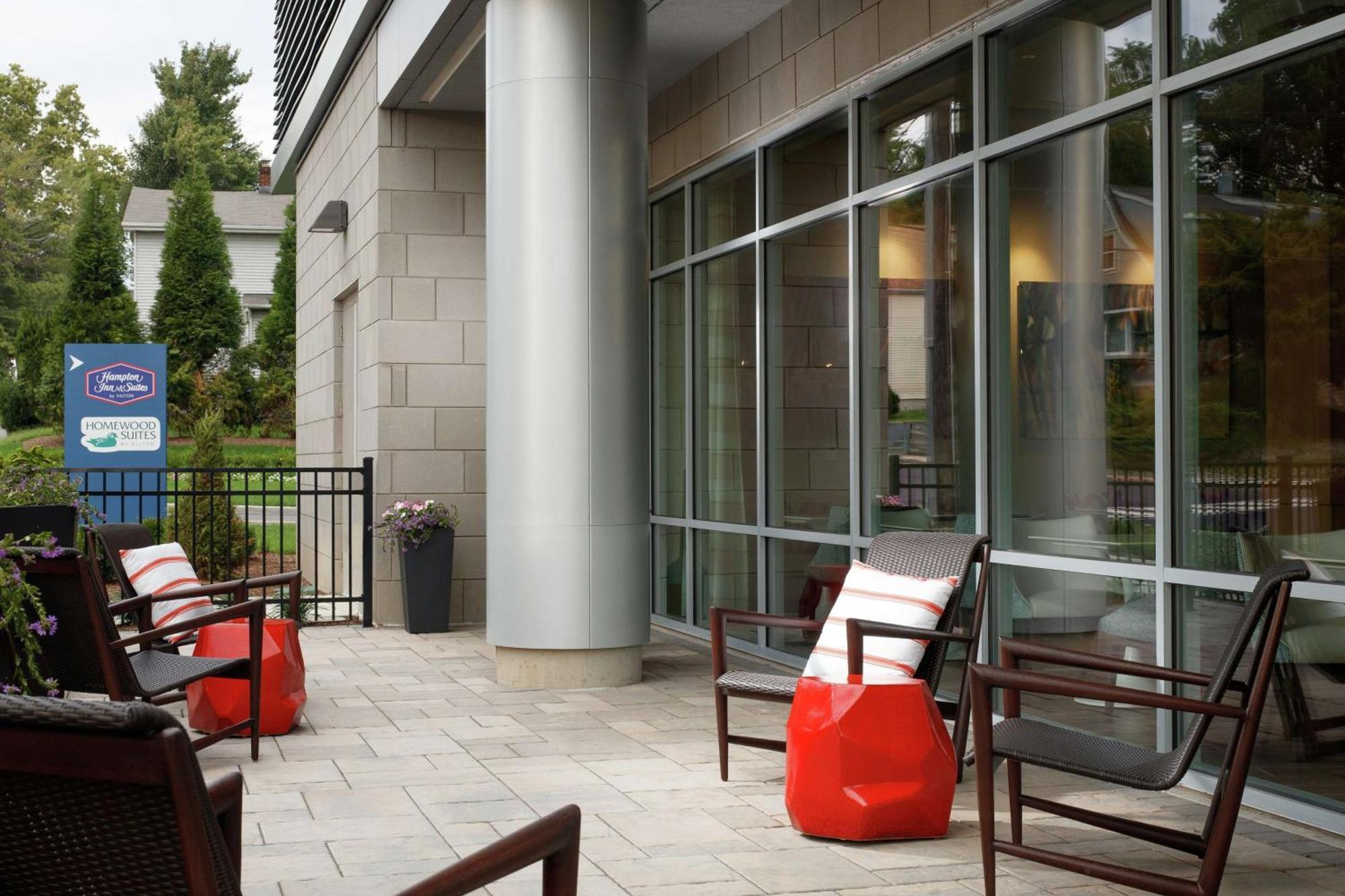 Hampton Inn & Suites Teaneck/Glenpointe Exterior foto
